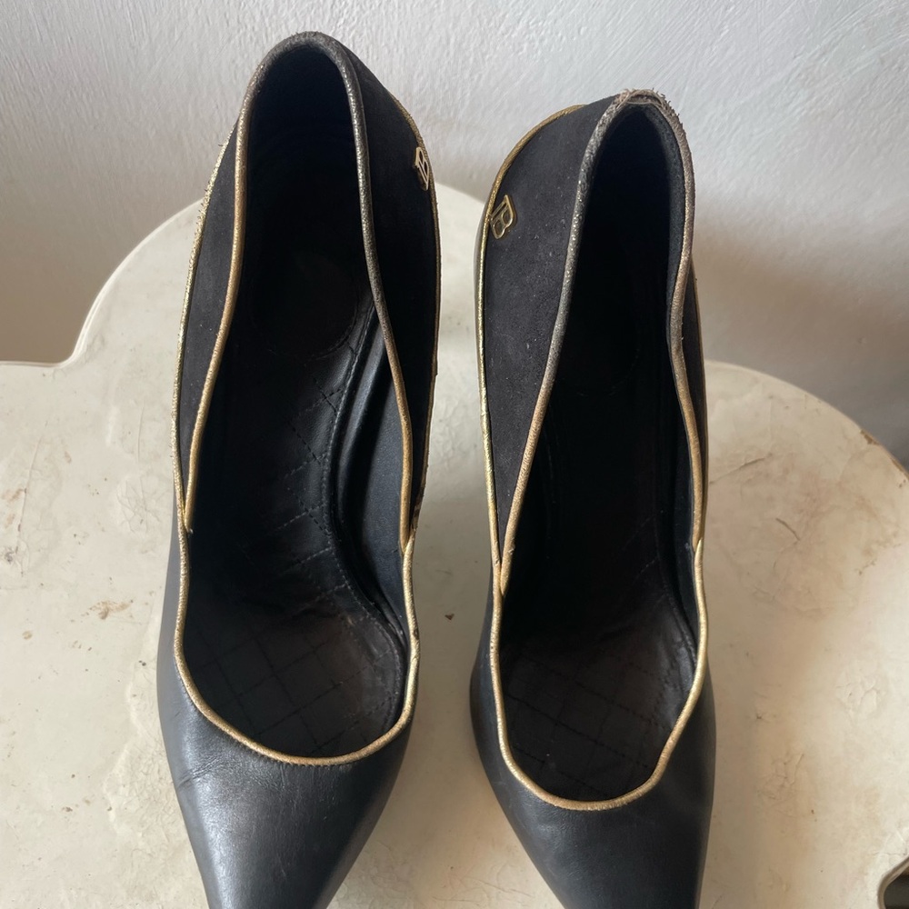 ⭐️Elegant Black Pumps with Gold piping Shoes
